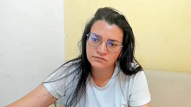 Snapshot of MARILYN_GARCIA chatting on April 2026 04:00:01 PM MARILYN GARCIA online show from April 2026 04:00:01 PM