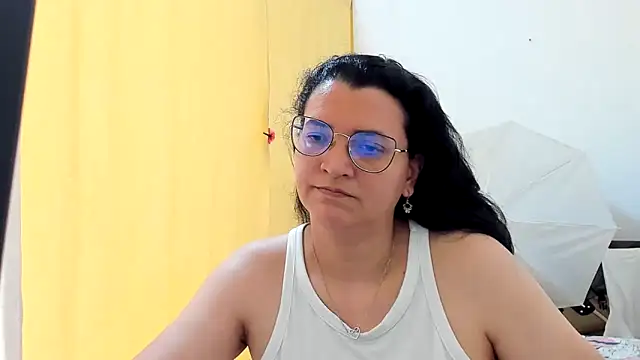 Snapshot of MARILYN_GARCIA chatting on May 2026 05:18:01 PM MARILYN GARCIA online show from May 2026 05:18:01 PM