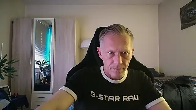 Snapshot of slaveboy2016@xh chatting on June 2026 06:53:01 PM slaveboy2016xh online show from June 2026 06:53:01 PM