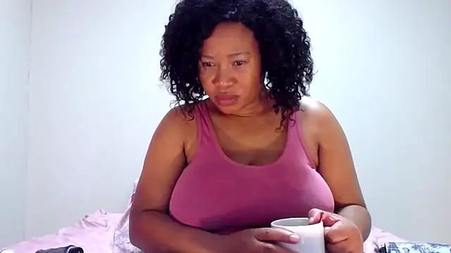 Snapshot of BigAreola26 chatting on February 2025 04:26:02 PM BigAreola26 online show from February 2025 04:26:02 PM
