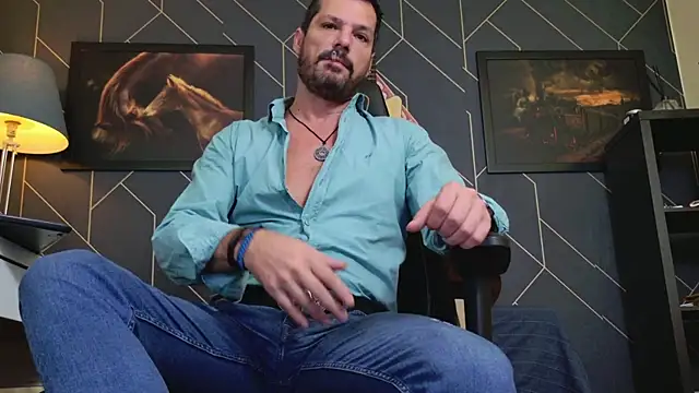 Snapshot of ChrisKox chatting on November 2025 02:35:01 AM ChrisKox online show from November 2025 02:35:01 AM