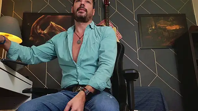 Snapshot of ChrisKox chatting on November 2025 05:07:02 AM ChrisKox online show from November 2025 05:07:02 AM