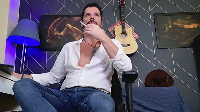 Snapshot of ChrisKox chatting on November 2025 04:56:01 AM ChrisKox online show from November 2025 04:56:01 AM