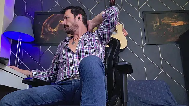 Snapshot of ChrisKox chatting on November 2025 05:01:02 PM ChrisKox online show from November 2025 05:01:02 PM