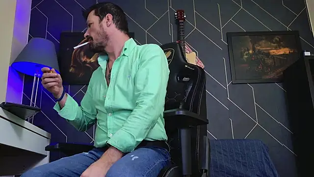 Snapshot of ChrisKox chatting on November 2025 05:21:02 AM ChrisKox online show from November 2025 05:21:02 AM