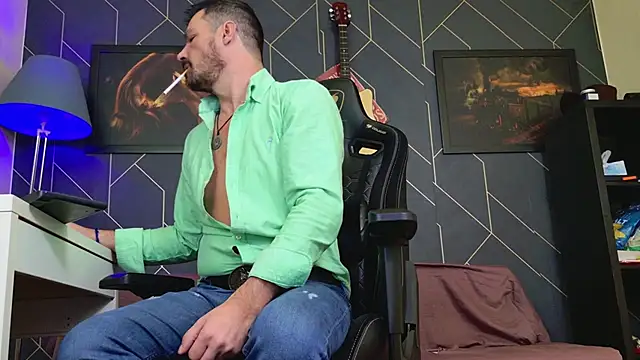 Snapshot of ChrisKox chatting on December 2025 05:49:02 AM ChrisKox online show from December 2025 05:49:02 AM