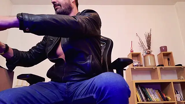 ChrisKox online show from April 2026 07:51:02 PM