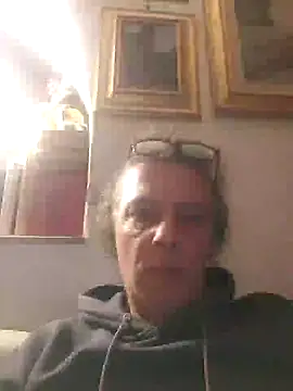 Snapshot of gianlux128bis chatting on December 2024 08:57:02 PM gianlux128bis online show from December 2024 08:57:02 PM