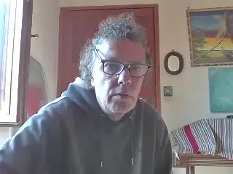 Snapshot of gianlux128bis chatting on February 2025 12:00:01 PM gianlux128bis online show from February 2025 12:00:01 PM