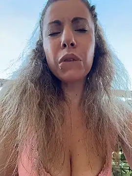 Snapshot of sexylenia chatting on June 2026 04:17:02 PM sexylenia online show from June 2026 04:17:02 PM