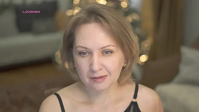 Snapshot of LitleSun chatting on January 2025 09:59:01 AM LitleSun online show from January 2025 09:59:01 AM