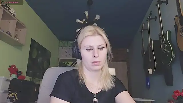 karmija online show from February 2025 08:58:02 PM