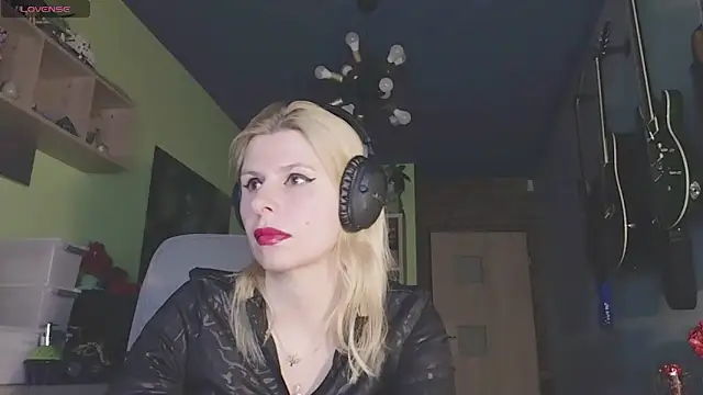 karmija online show from February 2025 10:18:02 PM