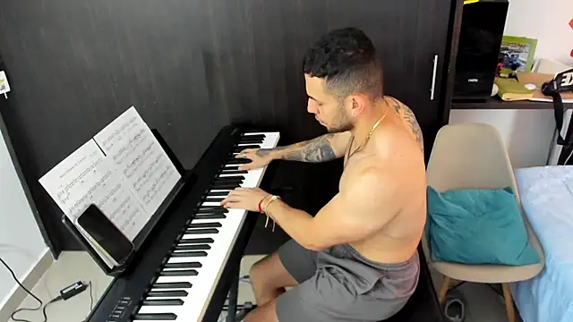 logan smith online show from December 2025 12:33:02 PM