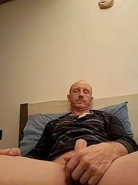 Snapshot of Serholmes chatting on February 2025 03:37:01 AM Serholmes online show from February 2025 03:37:01 AM