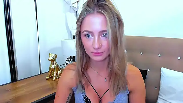 LenaCUTE online show from October 2025 07:52:02 AM
