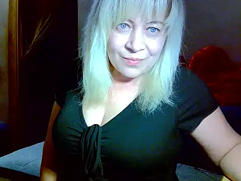 AgoniA7 online show from April 2026 06:10:01 PM