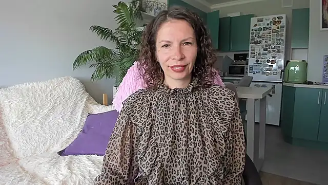 Snapshot of ChristinaGlory chatting on June 2026 07:01:02 AM ChristinaGlory online show from June 2026 07:01:02 AM