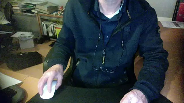 Snapshot of outlaw200 chatting on December 2024 07:38:02 PM outlaw200 online show from December 2024 07:38:02 PM