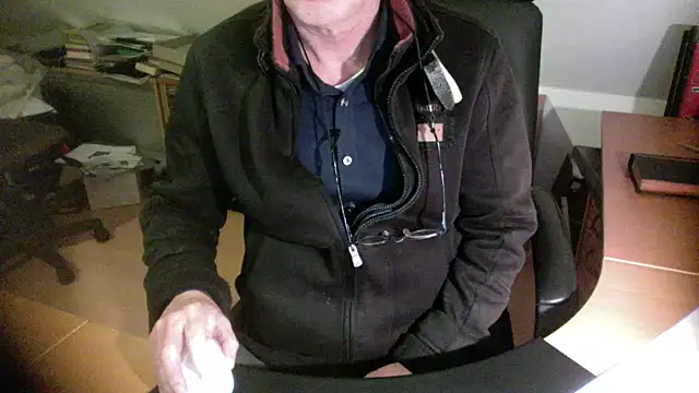 Snapshot of outlaw200 chatting on December 2024 06:23:02 PM outlaw200 online show from December 2024 06:23:02 PM