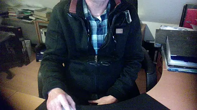 Snapshot of outlaw200 chatting on January 2025 06:38:01 PM outlaw200 online show from January 2025 06:38:01 PM