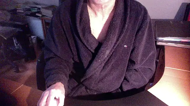 Snapshot of outlaw200 chatting on January 2025 08:11:02 AM outlaw200 online show from January 2025 08:11:02 AM