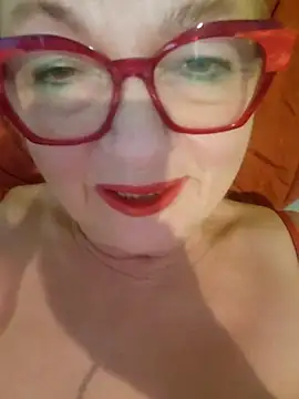 Snapshot of MucMilf59 chatting on November 2025 11:18:01 PM MucMilf59 online show from November 2025 11:18:01 PM