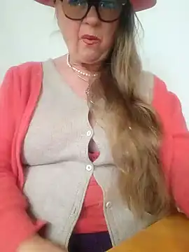 Snapshot of MucMilf59 chatting on November 2025 11:20:01 AM MucMilf59 online show from November 2025 11:20:01 AM