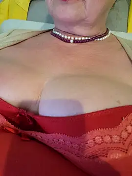 Snapshot of MucMilf59 chatting on November 2025 02:08:01 PM MucMilf59 online show from November 2025 02:08:01 PM