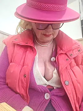 Snapshot of MucMilf59 chatting on November 2025 12:08:02 PM MucMilf59 online show from November 2025 12:08:02 PM