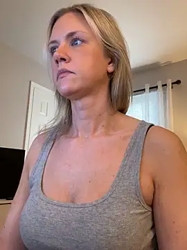 Kay Cakes online show from November 2025 07:58:01 PM