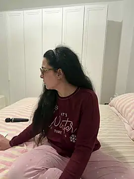 crudeliafrancy online show from April 2026 06:41:01 PM