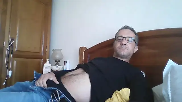 CarlosRocha73 online show from April 2026 10:49:02 AM