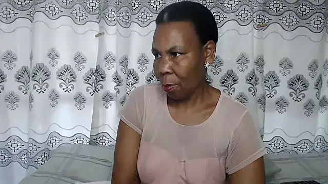 Snapshot of SuperNova40 chatting on February 2025 06:29:01 AM SuperNova40 online show from February 2025 06:29:01 AM