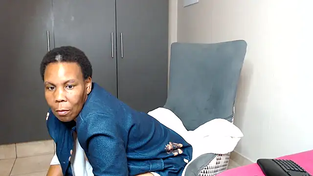 Snapshot of SuperNova40 chatting on March 2025 05:50:02 PM SuperNova40 online show from March 2025 05:50:02 PM