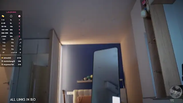 Snapshot of LAUREL_HAZEL chatting on February 2025 01:45:01 AM LAUREL HAZEL online show from February 2025 01:45:01 AM