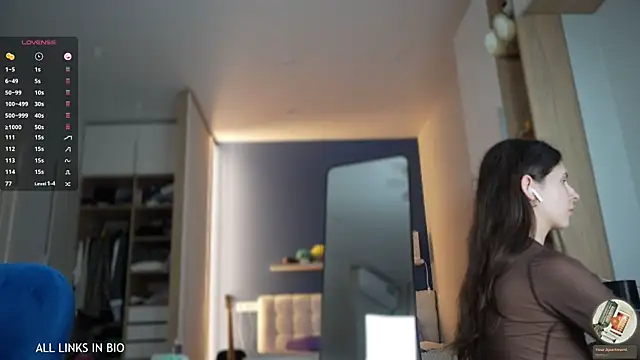 Snapshot of LAUREL_HAZEL chatting on March 2025 07:11:02 PM LAUREL HAZEL online show from March 2025 07:11:02 PM