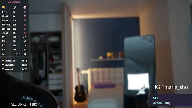 Snapshot of LAUREL_HAZEL chatting on October 2025 06:16:01 PM LAUREL HAZEL online show from October 2025 06:16:01 PM