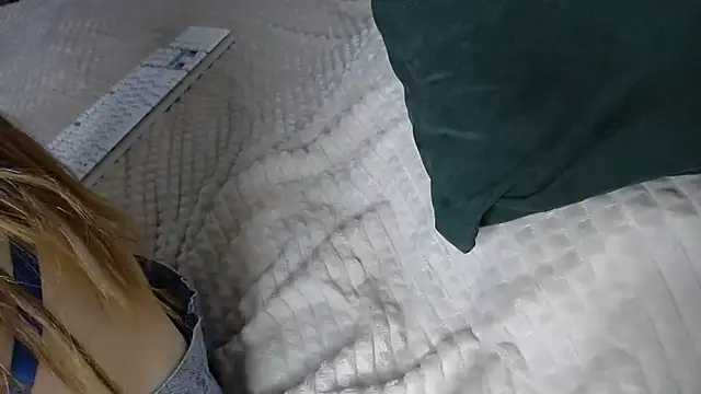 Kiradoll27 online show from December 2025 10:31:01 AM