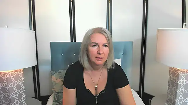 Snapshot of EricaTop chatting on December 2024 08:30:02 AM EricaTop online show from December 2024 08:30:02 AM