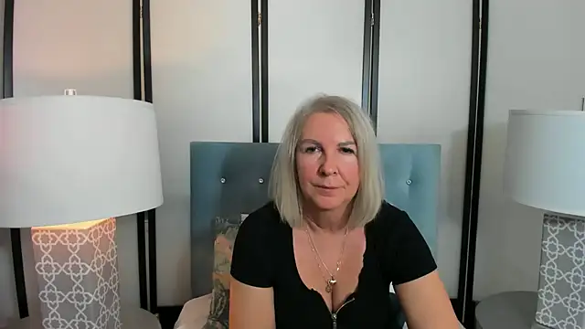 Snapshot of EricaTop chatting on December 2024 09:12:01 AM EricaTop online show from December 2024 09:12:01 AM