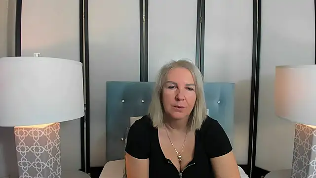 Snapshot of EricaTop chatting on January 2025 06:17:01 AM EricaTop online show from January 2025 06:17:01 AM