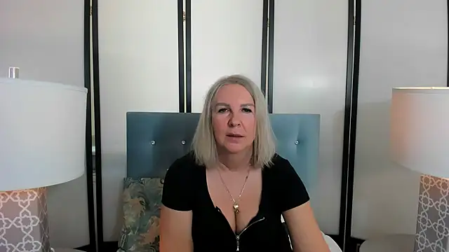 Snapshot of EricaTop chatting on January 2025 09:15:02 AM EricaTop online show from January 2025 09:15:02 AM