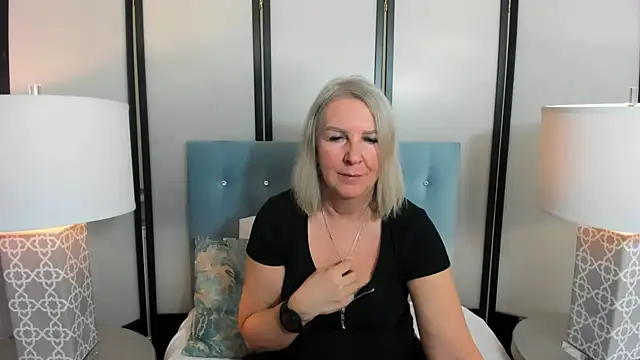 Snapshot of EricaTop chatting on February 2025 06:10:02 AM EricaTop online show from February 2025 06:10:02 AM