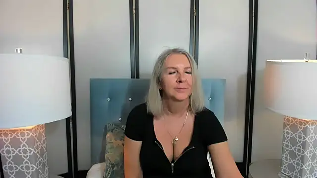 Snapshot of EricaTop chatting on February 2025 09:17:01 PM EricaTop online show from February 2025 09:17:01 PM