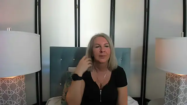 Snapshot of EricaTop chatting on February 2025 09:15:01 AM EricaTop online show from February 2025 09:15:01 AM