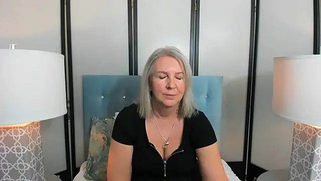 Snapshot of EricaTop chatting on February 2025 04:44:01 PM EricaTop online show from February 2025 04:44:01 PM