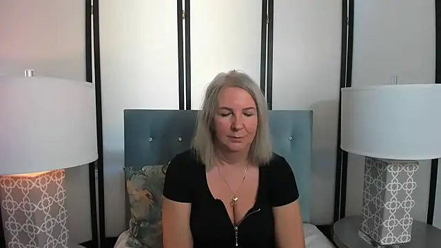 Snapshot of EricaTop chatting on February 2025 09:34:02 AM EricaTop online show from February 2025 09:34:02 AM