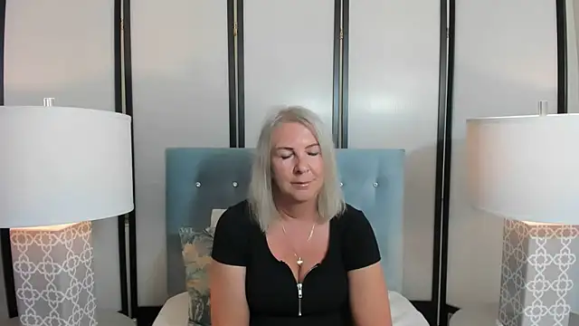 Snapshot of EricaTop chatting on March 2025 08:19:02 PM EricaTop online show from March 2025 08:19:02 PM