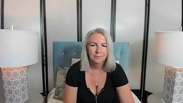 Snapshot of EricaTop chatting on March 2025 09:24:02 PM EricaTop online show from March 2025 09:24:02 PM